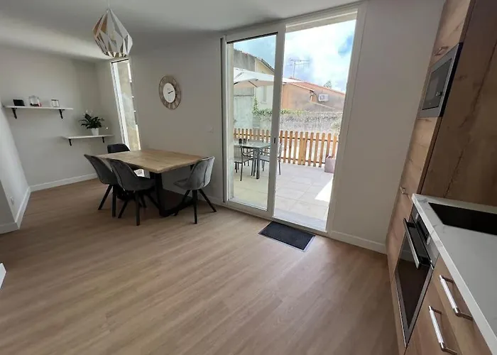 Appartement Centre Ville * Terrasse * Clim * Wifi * Haut De Gamme *