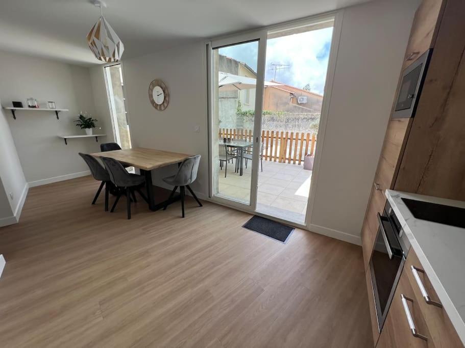 Centre * Terrasse * Clim * Wifi * De Gamme * Apartment *